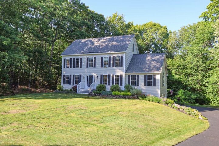 Property Photo:  7 Anna Lisa Way  NH 03291 