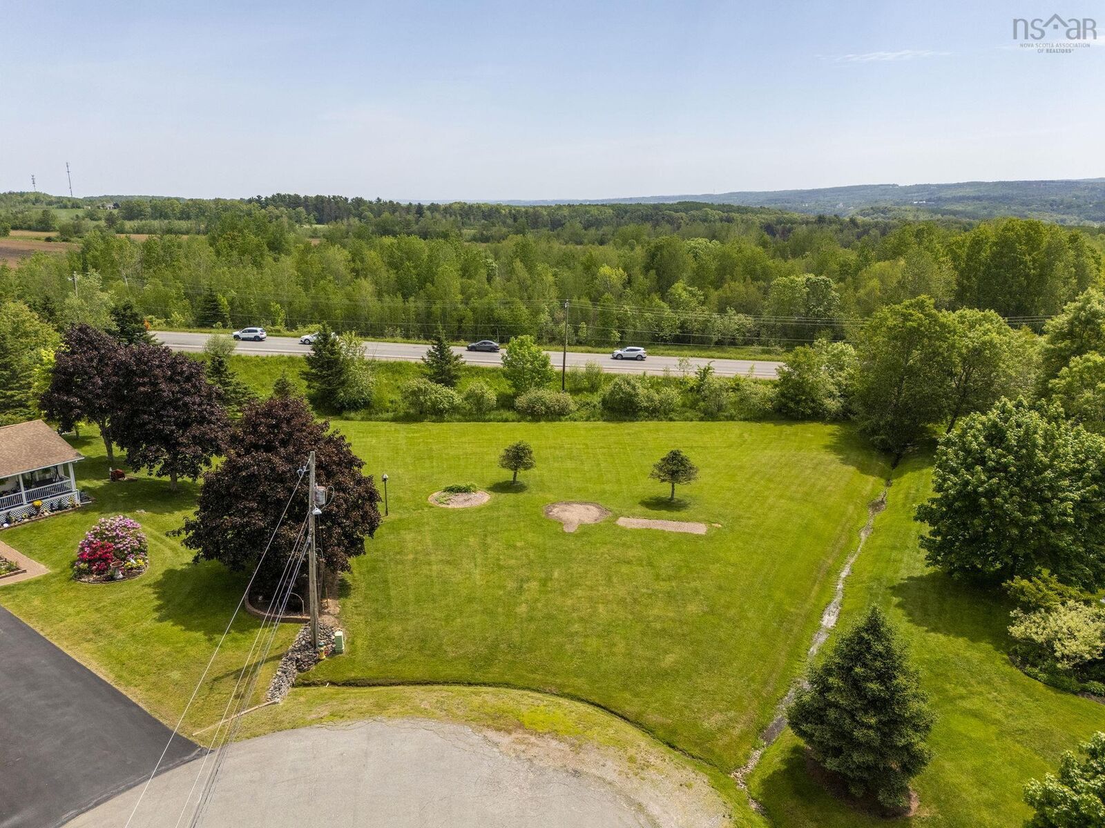 Property Photo:  865 Upland Court  NS B4N 5A8 
