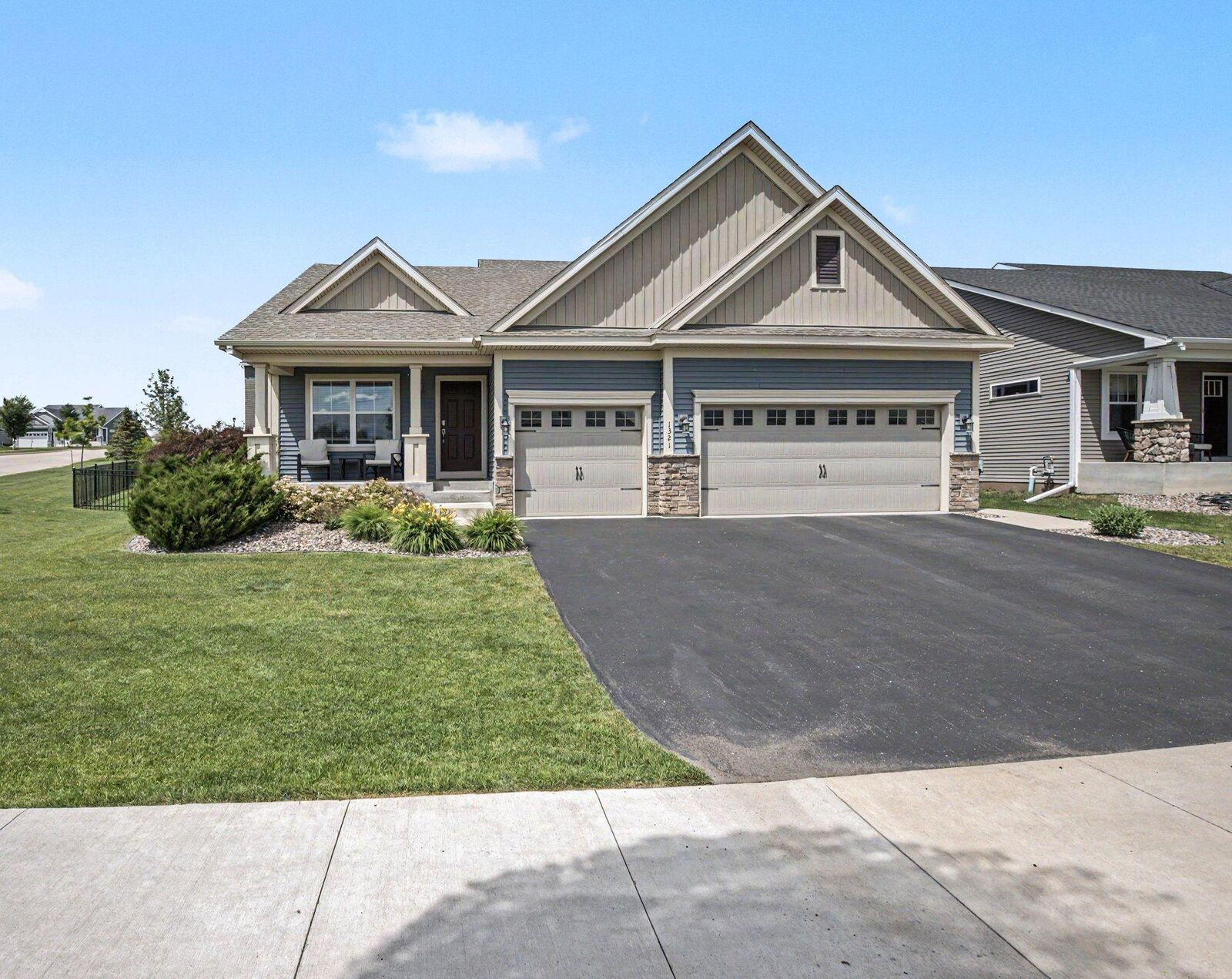 Property Photo: 1321 Chestnut Circle MN 55315