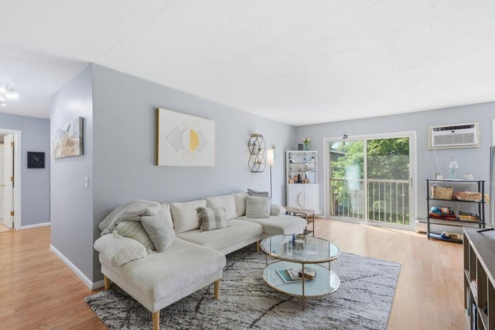 Property Photo: 908 9th Avenue S 7 MN 55343