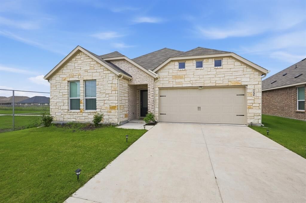 Property Photo: 1236 Haggetts Pond Road TX 75126