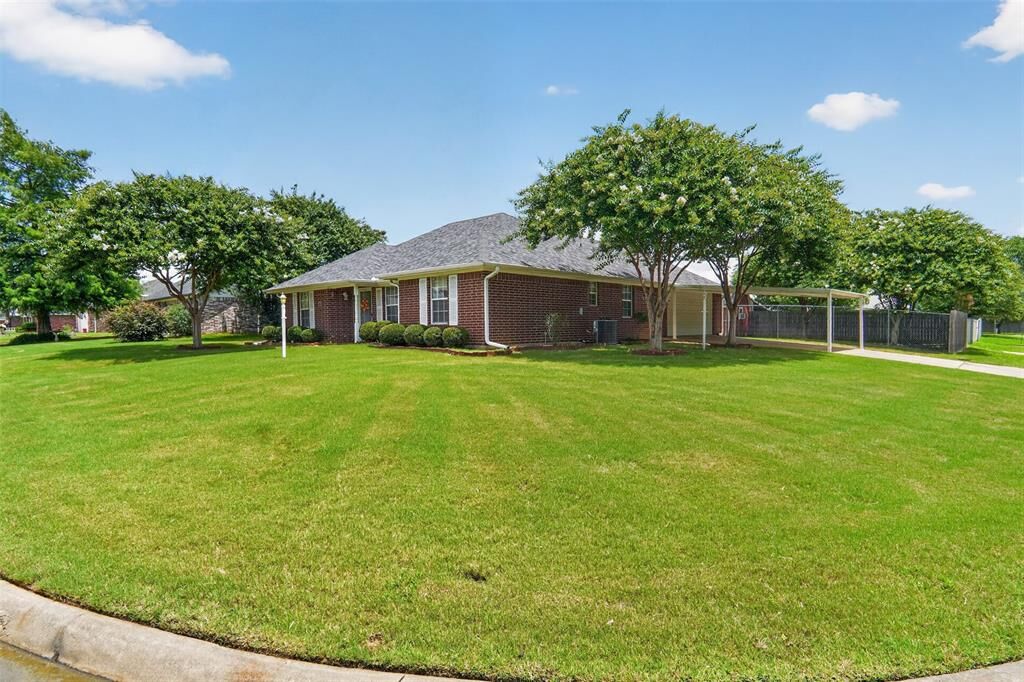 Property Photo:  145 48th Street SE  TX 75462 