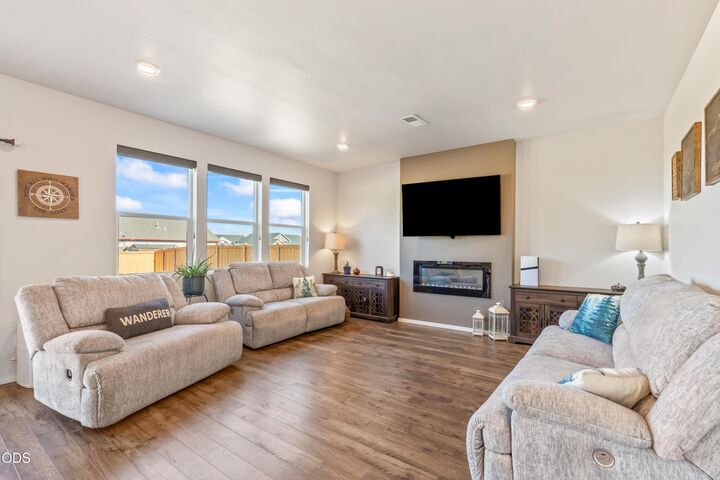 Property Photo: 509 SE Stetson Court OR 97754