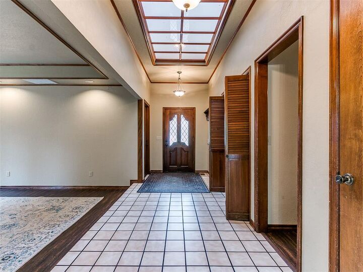 Property Photo:  808 Lakeside Circle  OK 73012 