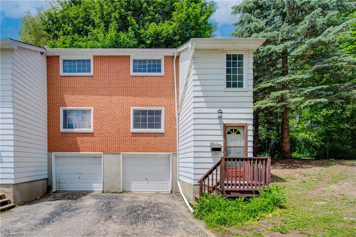 Property Photo:  645 Albert Street 6  ON N2L 3V5 