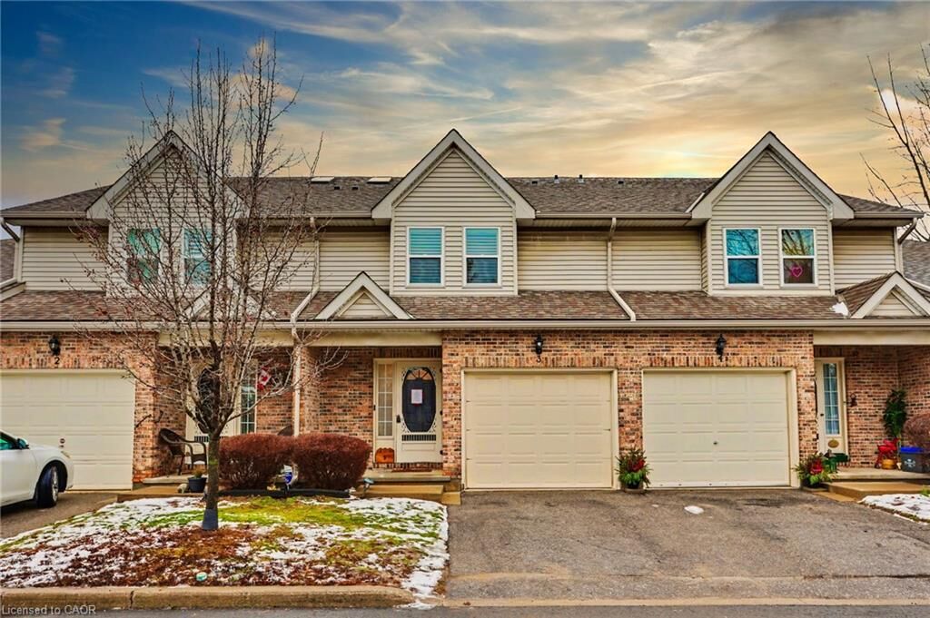 Property Photo:  5070 Drummond Road 3  ON L2E 6E4 