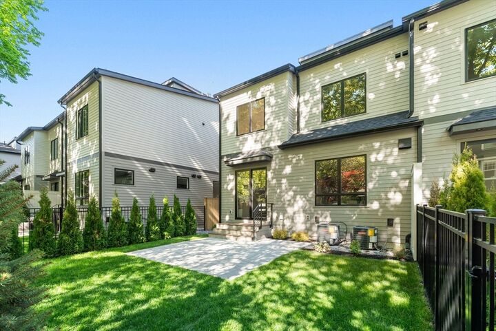 Property Photo:  956 Walnut Street 2  MA 02461 