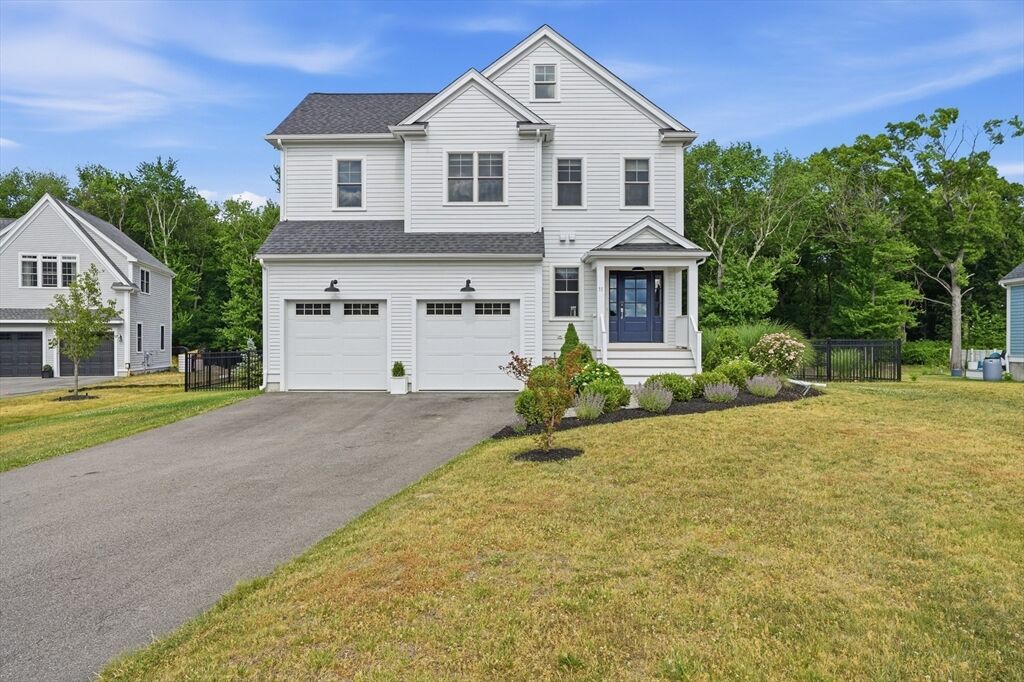 Property Photo:  11 Carriage House Way  MA 02066 