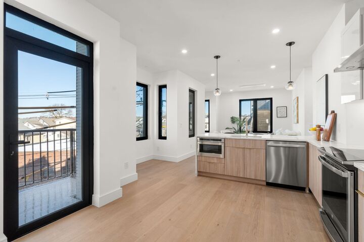 Property Photo:  84 Prospect St 202  MA 02143 