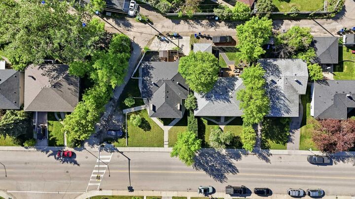 Property Photo: 2404 &Amp 2406 Richmond Road SW AB T2T 5E4