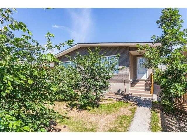 518 54 Avenue SW — photo 1