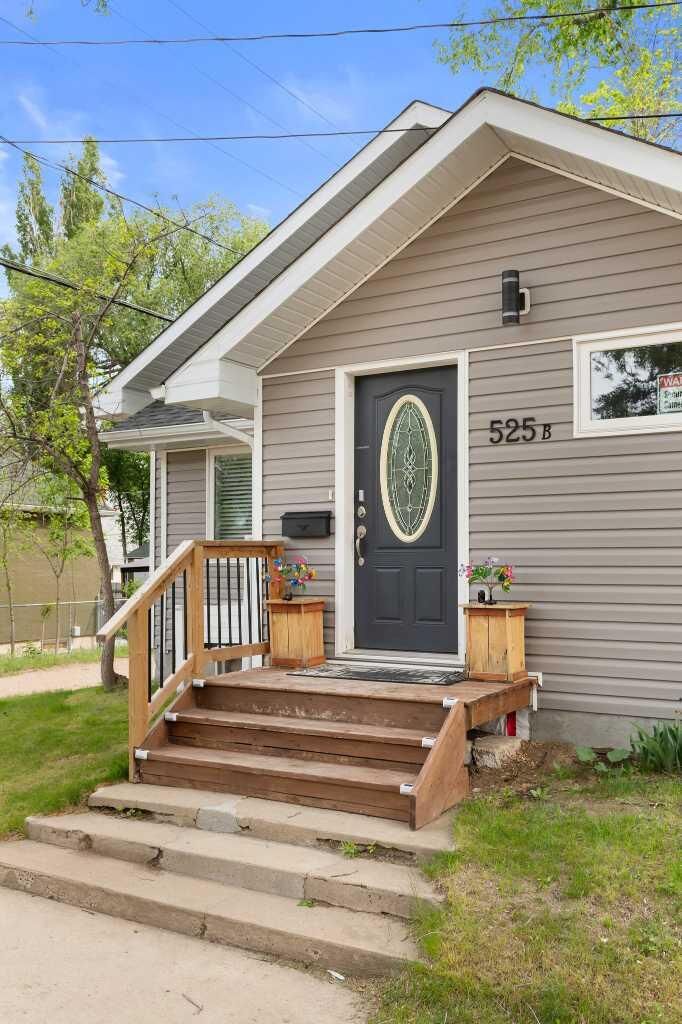 Property Photo: 525B 4 Avenue SE AB T1A 2N7