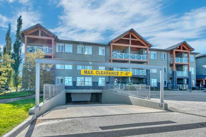 Property Photo:  1005B Westmount Drive 102  AB T1P 0C3 