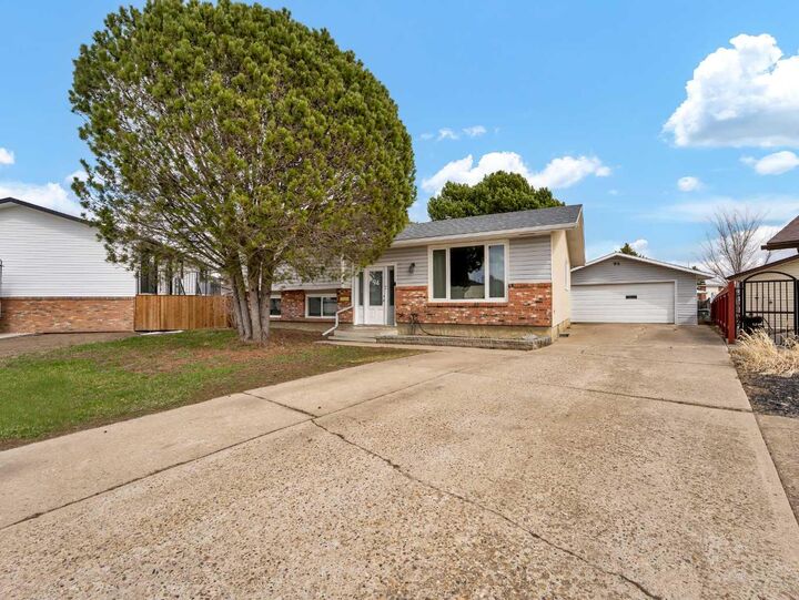 Property Photo:  94 Milne Place SE  AB T1A 7P3 