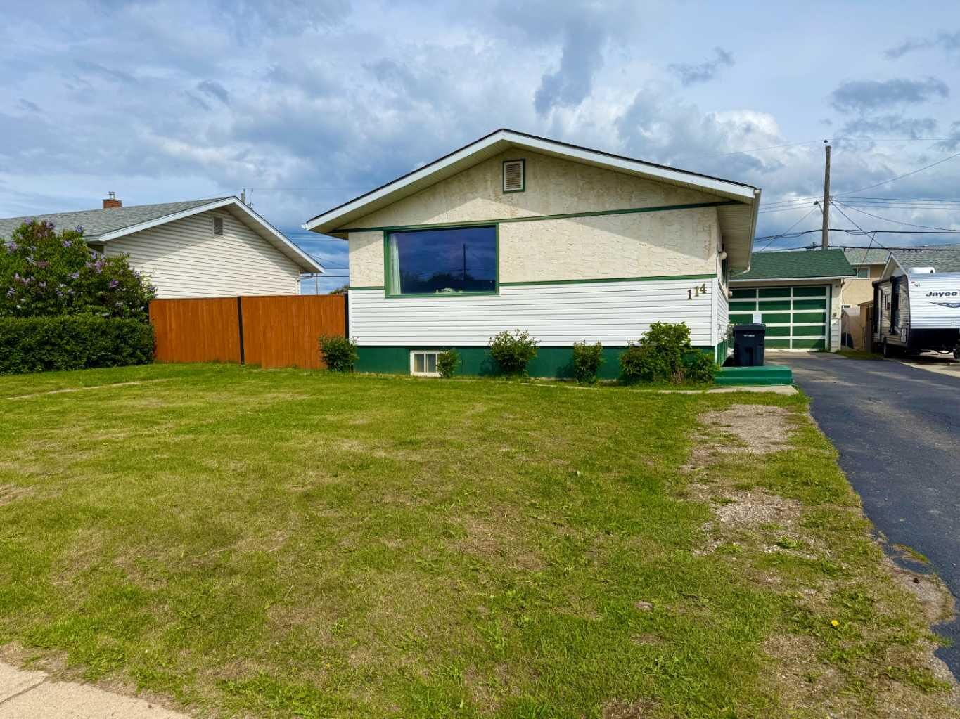 Property Photo: 114 Bliss Avenue AB T7V 1C2