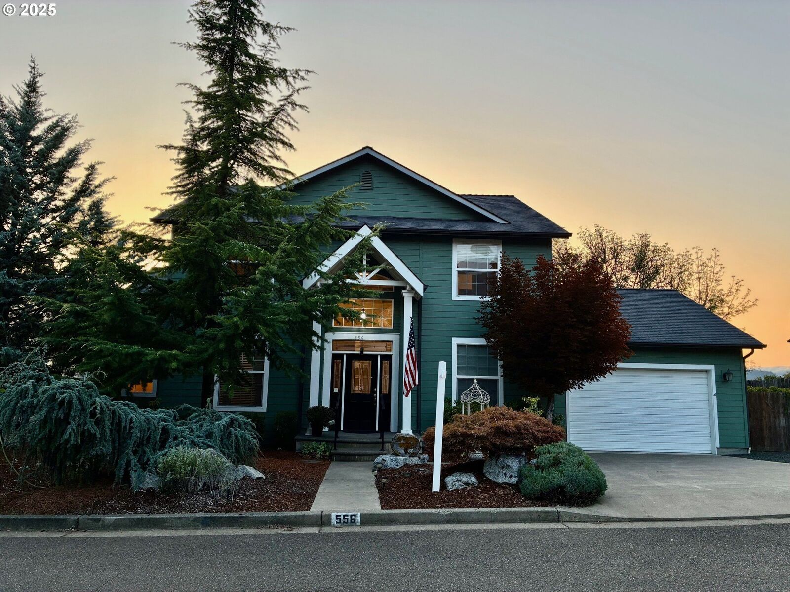 Property Photo:  556 North View Dr  OR 97495 