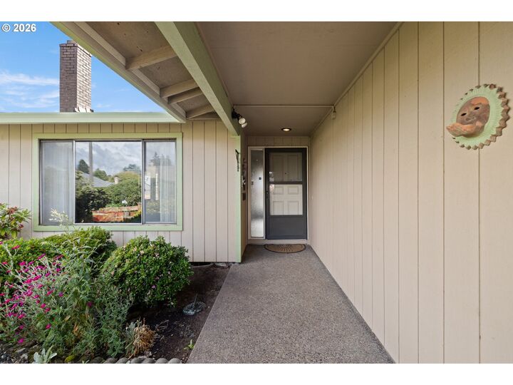 Property Photo:  2342 NE 149th Ave  OR 97230 