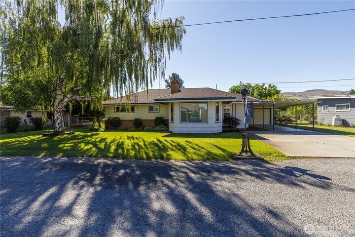Property Photo: 2080 James Avenue WA 98840