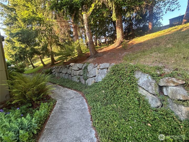 Property Photo:  31500  33rd Place SW H102  WA 98023 