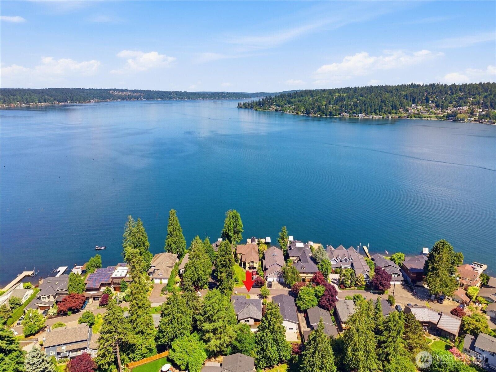 Property Photo: 18823 SE 42nd Street WA 98027