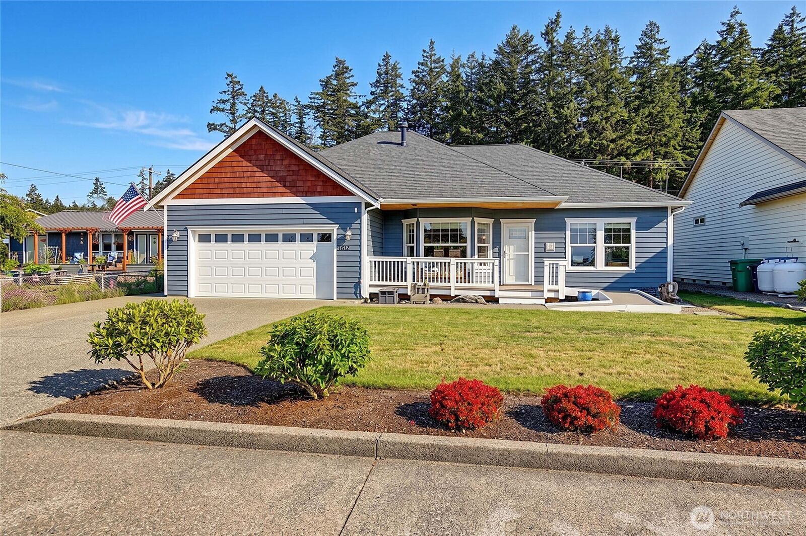 Property Photo:  1612  Country Club Drive  WA 98282 