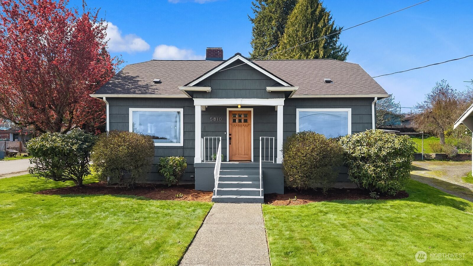 Property Photo:  5810  Commercial Avenue  WA 98203 