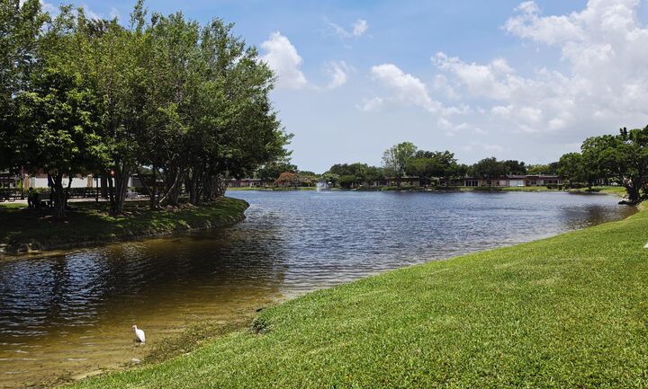 Property Photo: 713 Nantucket Circle B FL 33467