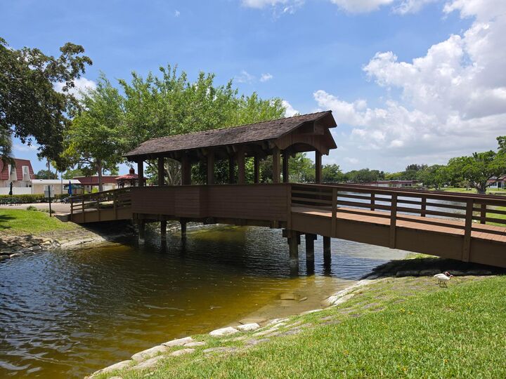 Property Photo: 713 Nantucket Circle B FL 33467