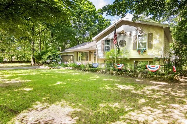 Property Photo: 2494 Holland Circle MI 49685