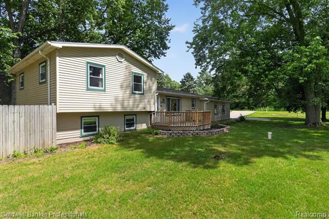 Property Photo:  3024 Harold Drive  MI 48421 