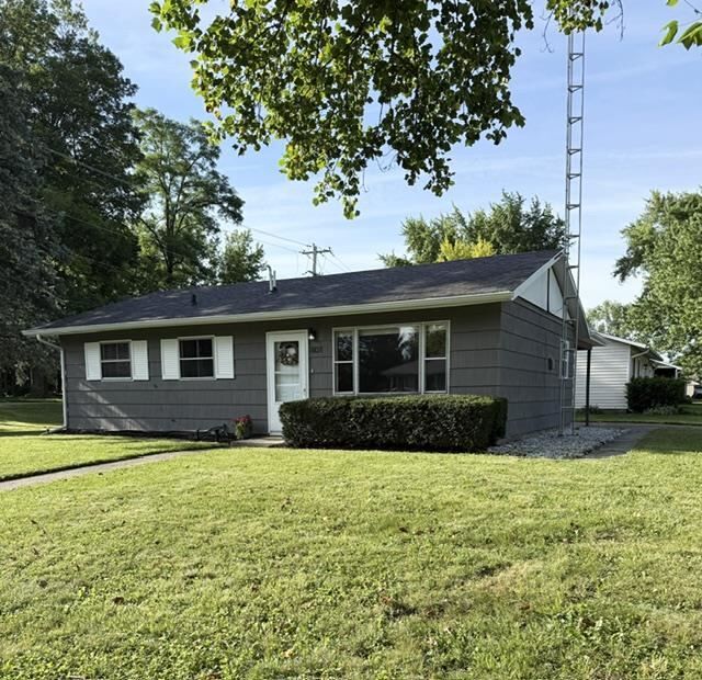 Property Photo:  801 Beech Avenue  IN 47330 