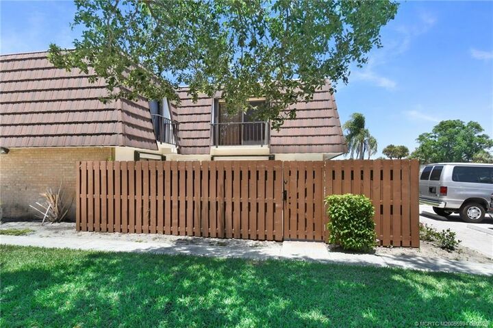 Property Photo:  5912 SE Riverboat Drive  FL 34997 
