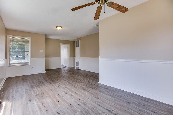 Property Photo:  132 E 11th Street  TX 76903 
