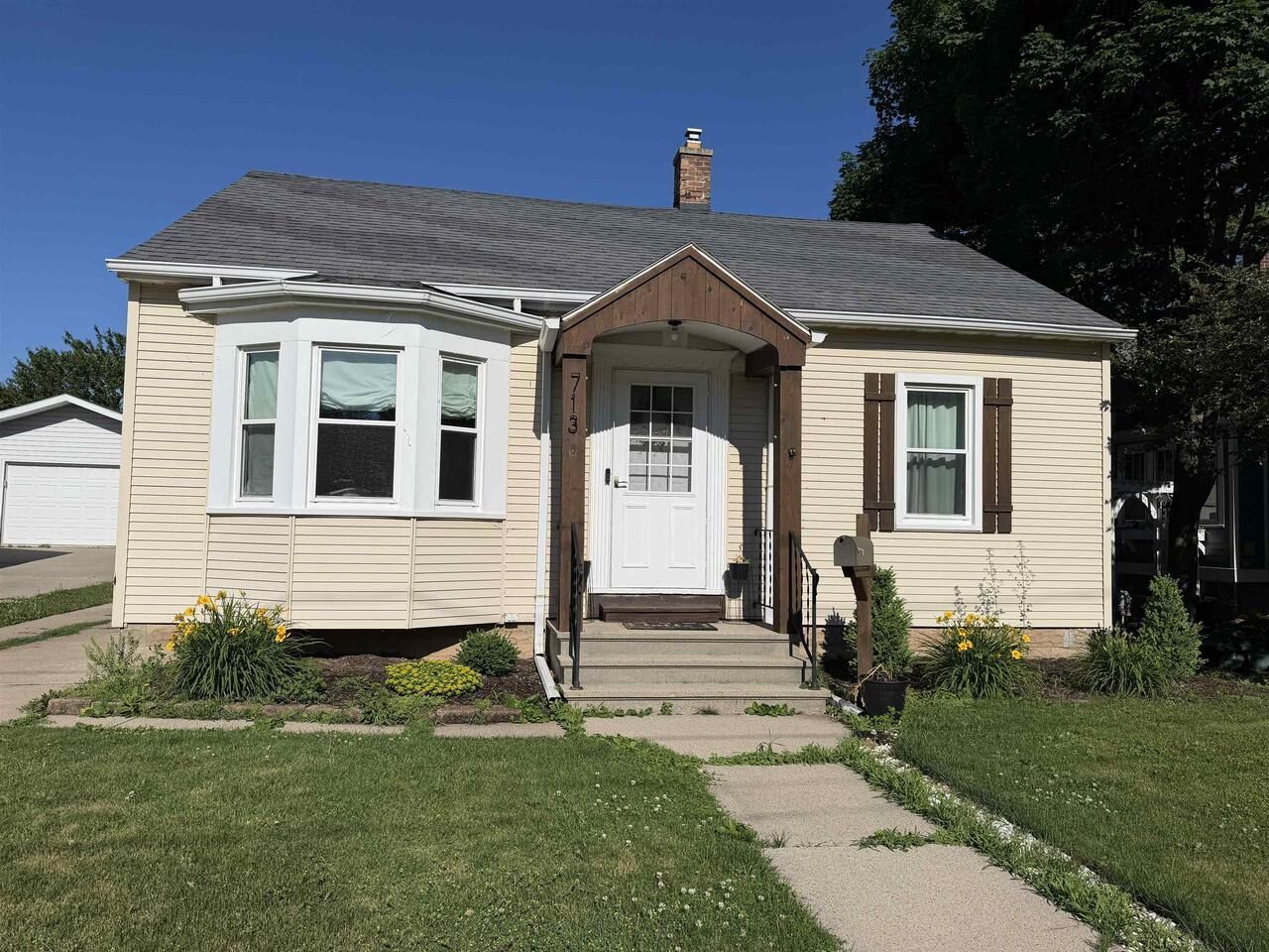 Property Photo:  713 N Sawyer Street  WI 54902 