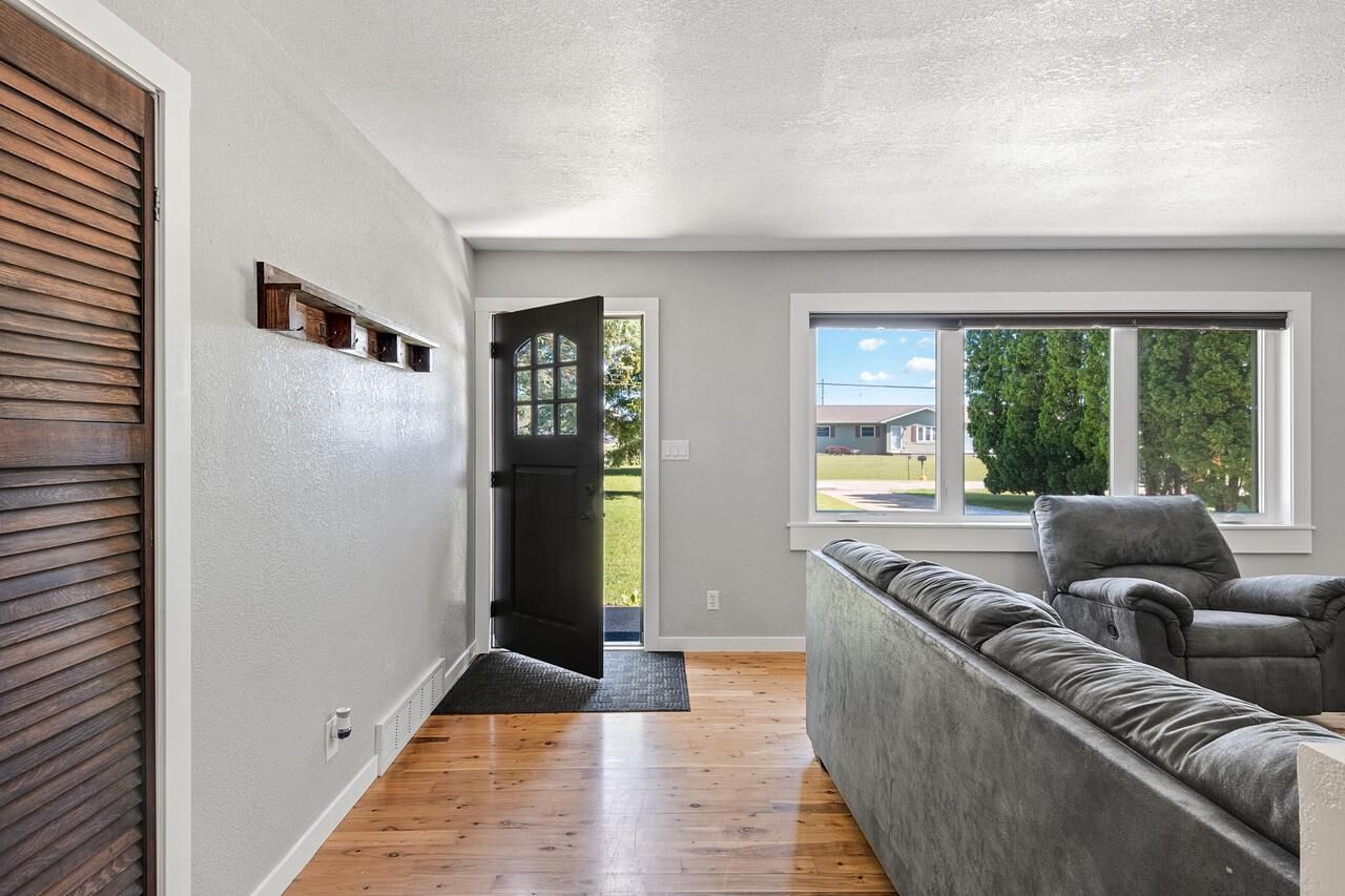 Property Photo:  W13112 Olden Road  WI 54971 