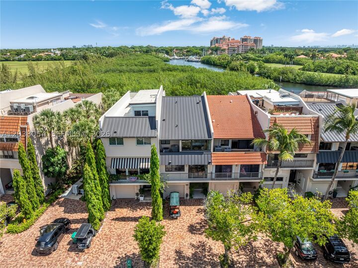 Property Photo:  6112 Paradise Point Dr  FL 33157 