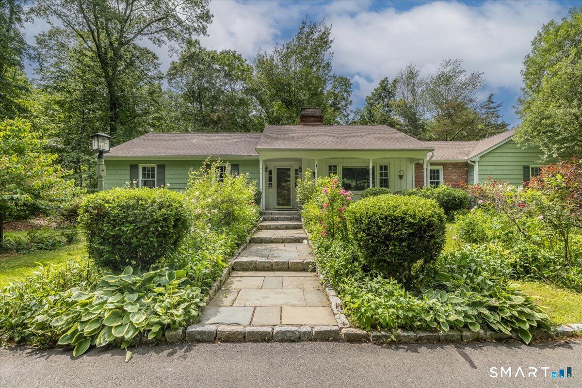Property Photo:  4 Twist Hill Road  CT 06470 
