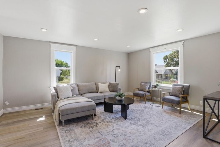 Property Photo: 427 E Euclid Ave WA 99207