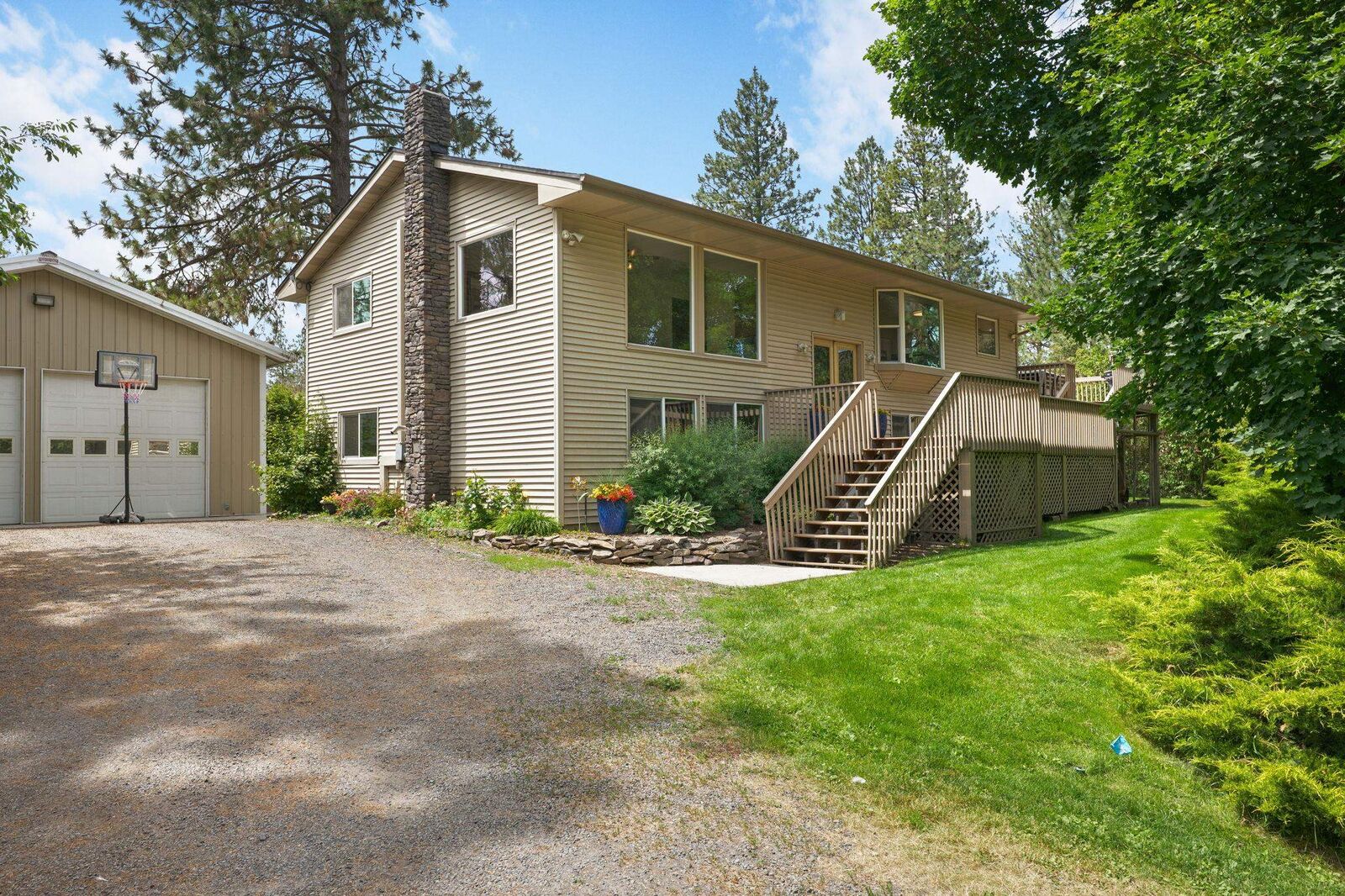 Property Photo: 6104 W Deno Rd WA 99224