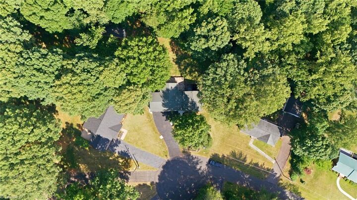Property Photo:  118 Hillside Court  NC 27021 