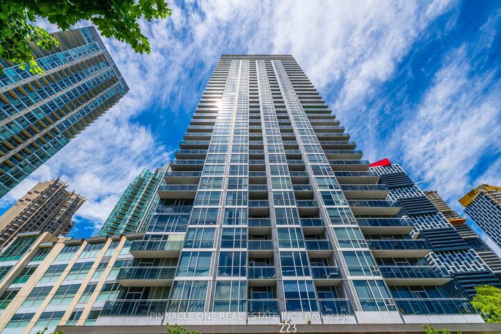 Property Photo: 223 Webb Drive 1712 ON L5B 0E8