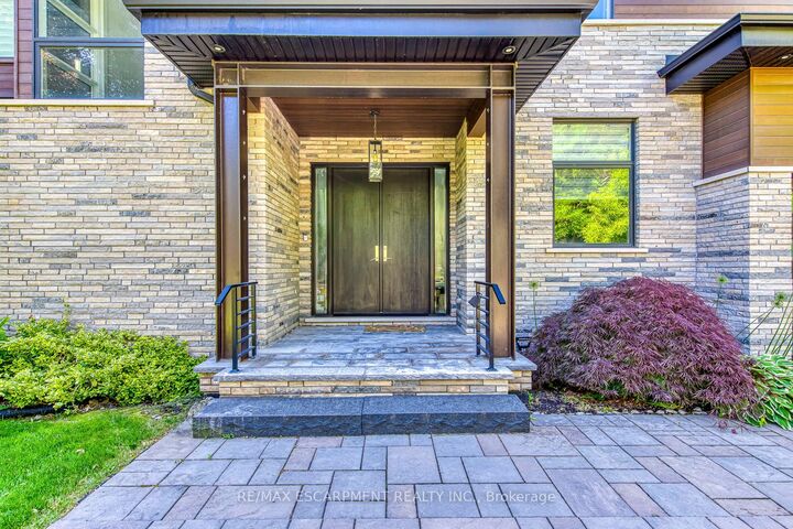Property Photo: 2104 Devon Road ON L6J 2N2