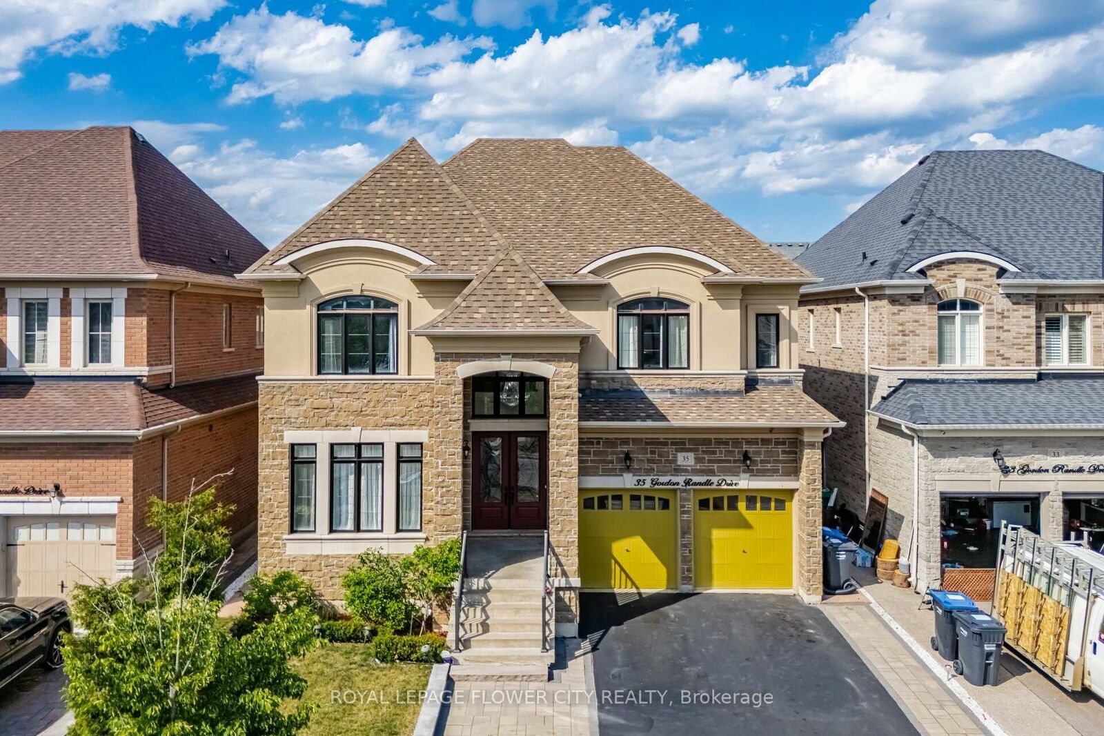 Property Photo: 35 Gordon Randle Drive ON L6P 4G8