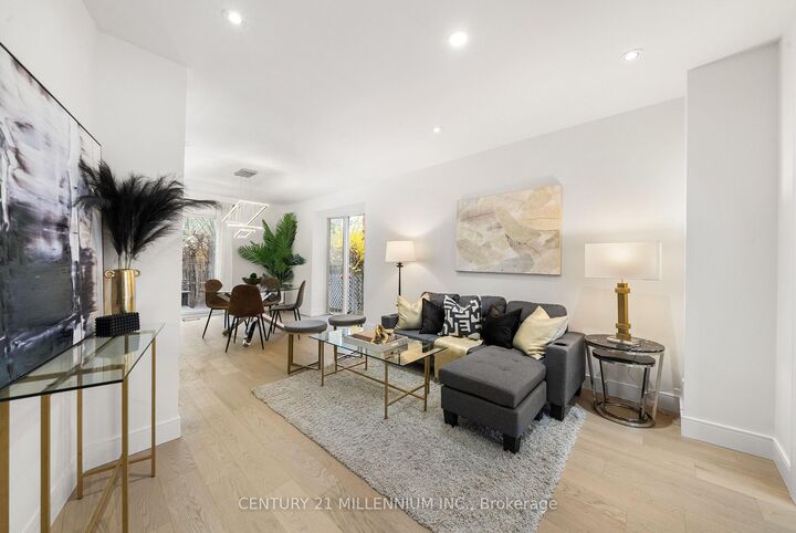 Property Photo:  134 Helendale Avenue  ON M4R 1C7 