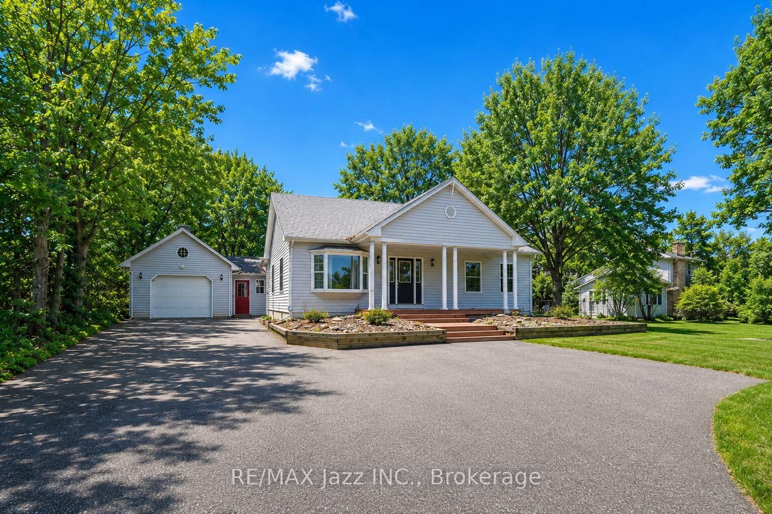 Property Photo: 1086 Somerville Street ON L1G 4K5