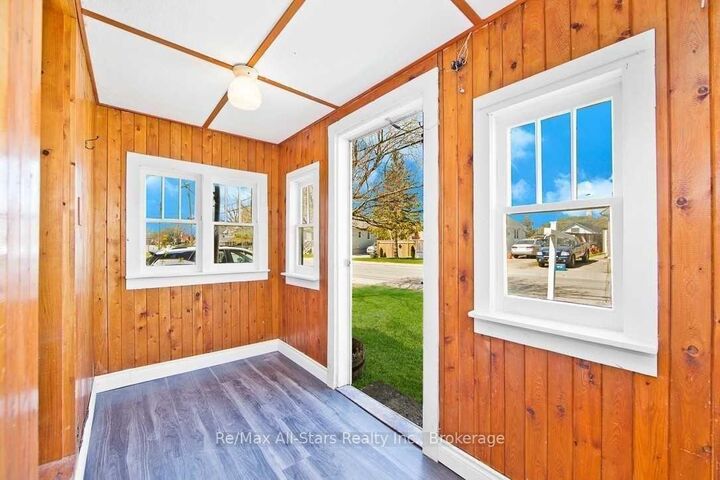 Property Photo: 40 Elliot Street ON K0M 1N0