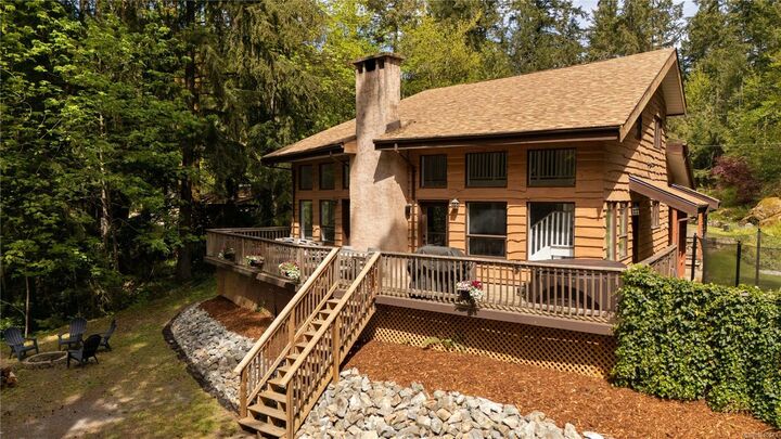 Property Photo: 2446 Sommer Lane BC V0R 2W1