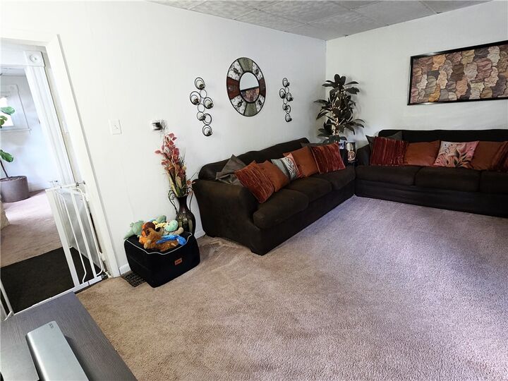 Property Photo: 315/315.5 N 3rd St PA 15644