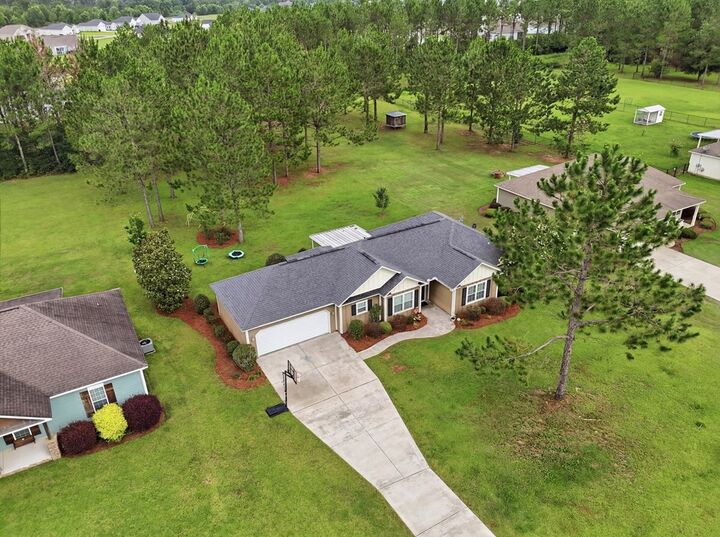 Property Photo:  202 White Oak Dr  GA 31763 