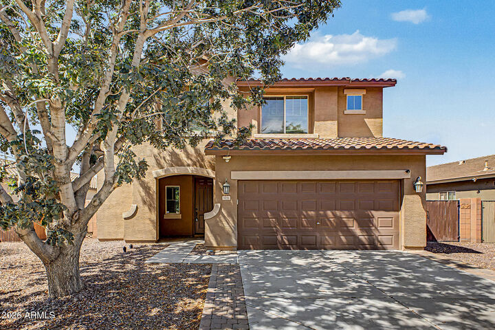 Property Photo:  1016 W Basswood Avenue  AZ 85140 